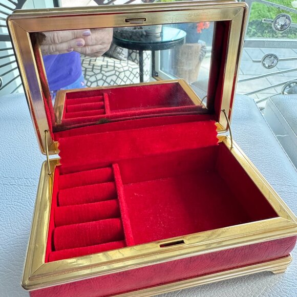 Vintage Red Faux Leather Jewelry Box Gold Tone Metal Trim Red Lining Mirror - Picture 3 of 7